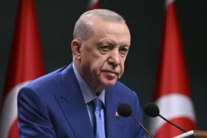 Erdoğan ‘fon’la ilgili ‘bizi kimseyle karıştırmayın’ dedi, Özgür Özel cevap verdi
