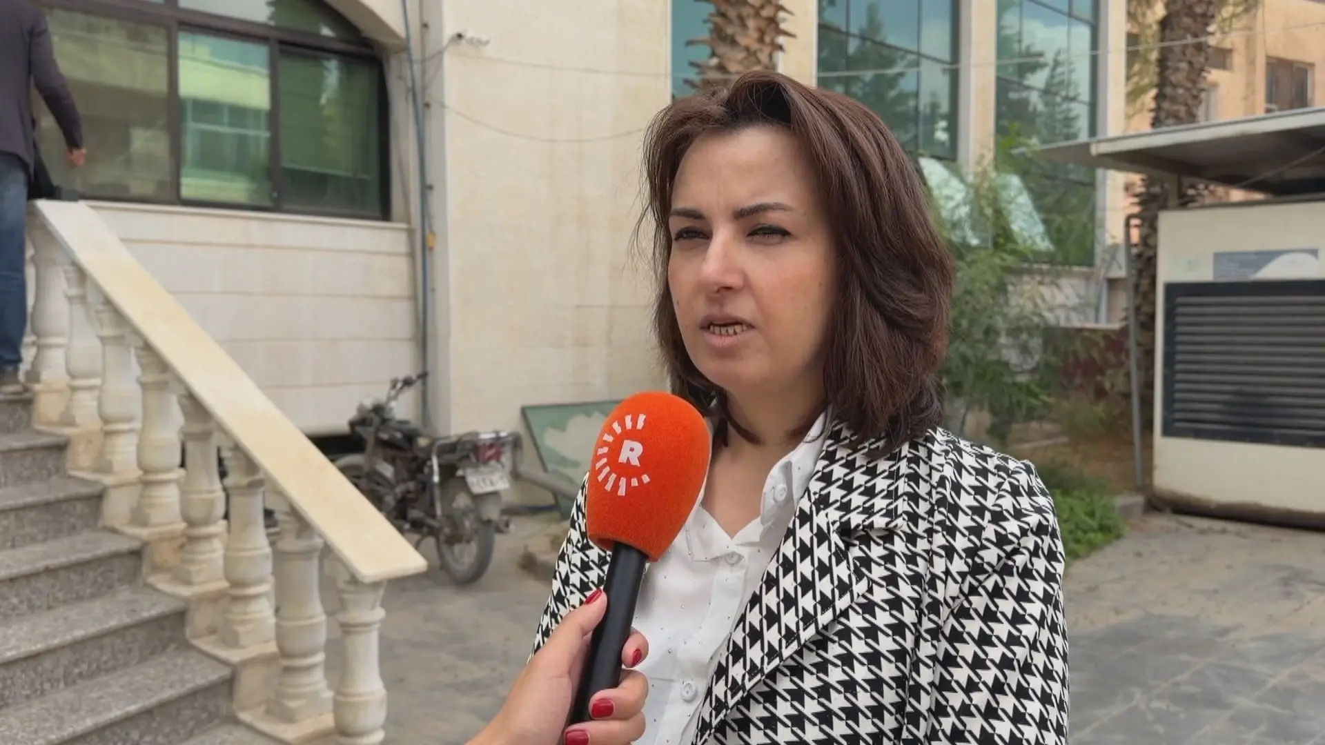 Suriye'de öğretmen adayları sınava girdi, Kürtçe öğretmenleri atanıyor