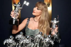 Taylor Swift, MTV VMA tarihine geçti