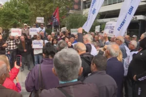 Ankara’da emekliler sokakta: ‘Açlık sınırının altında yaşamaya zorlanıyoruz’