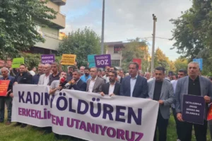 DİYARBAKIR- Erkeklerden kadın cinayetlerine karşı yürüyüş