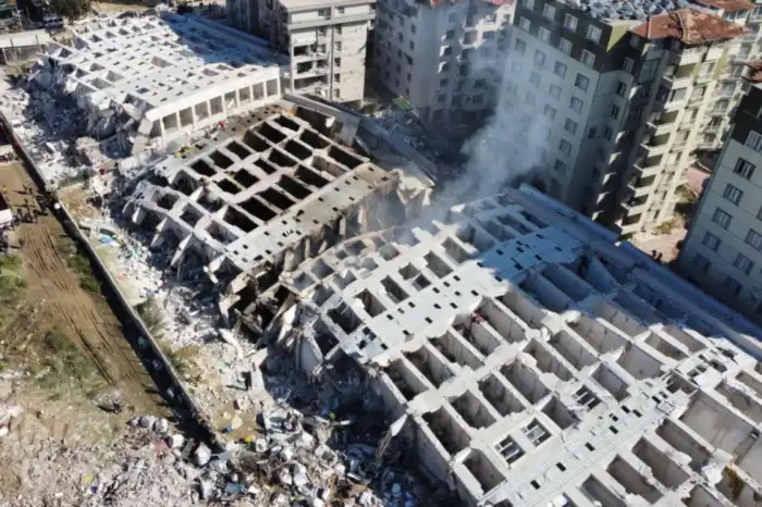 Rönesans Rezidans davasında bilirkişi raporu: Sanıklar "asli", belediye görevlileri "tali" kusurlu