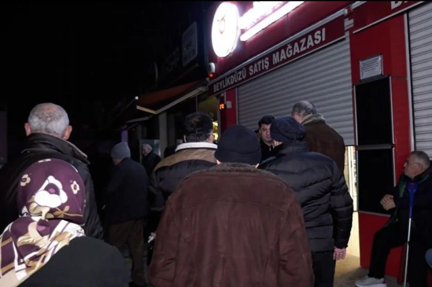 Diyarbakır’da ucuz et çilesi: 1 kilo kıyma için 5 saatlik kuyruk