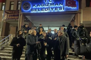 Kayyım Kağızman-Erzurum toplu taşıma seferlerini iptal etti