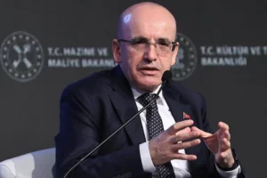 Enflasyon değişmiyor, Bakan Şimşek'in 'bahaneleri' bir yıldır aynı: Asgari ücret ağustosta 6 bin 196 lira eridi