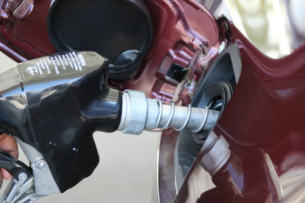 İndirim bir gün sürdü: Motorine yeniden zam geldi