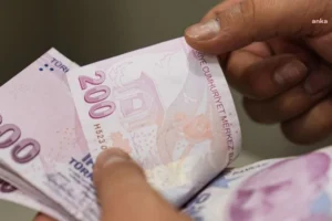 Osmaniye'de "Para pul oldu" tepkisi: 200 lirayla iki simit, bir çay alırsın biter