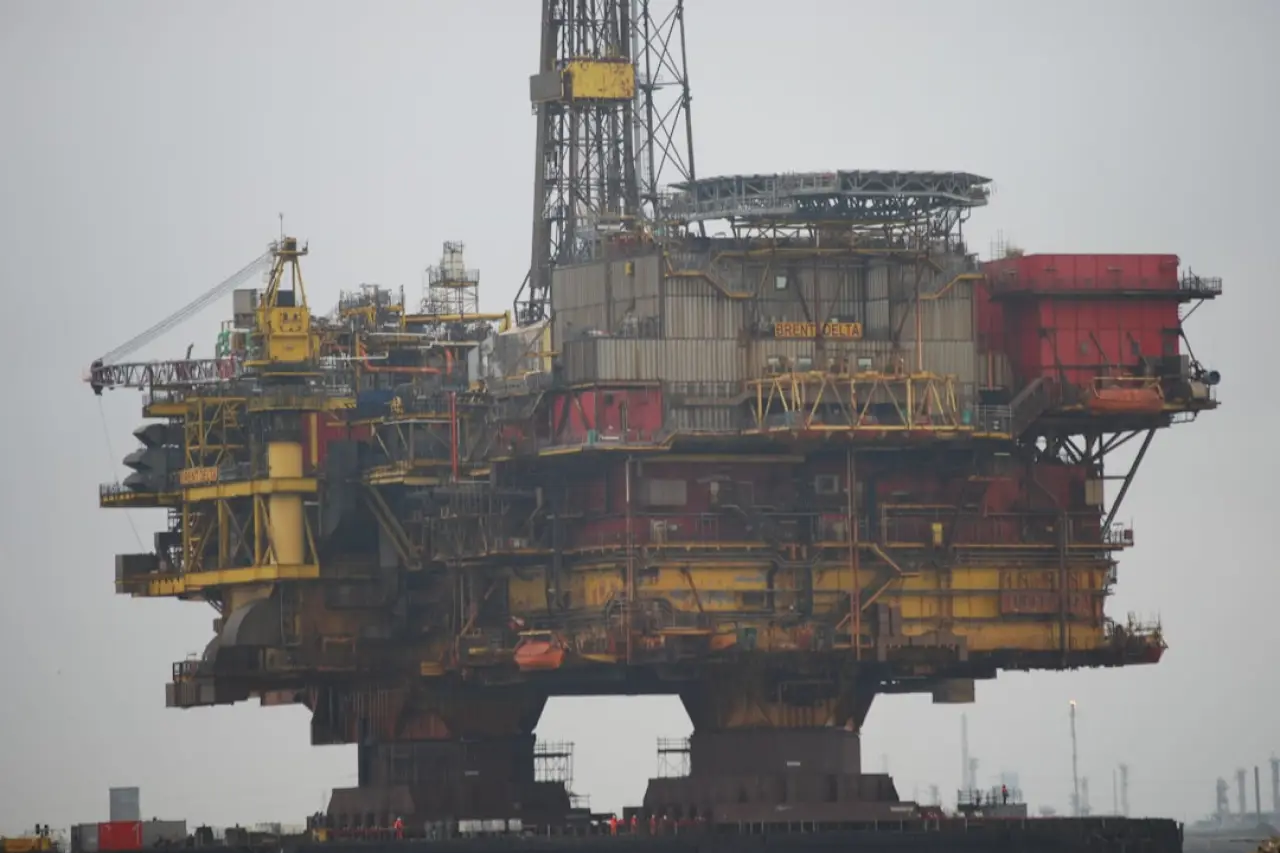 Brent petrolün varili güne yüzde 2,1 artarak başladı