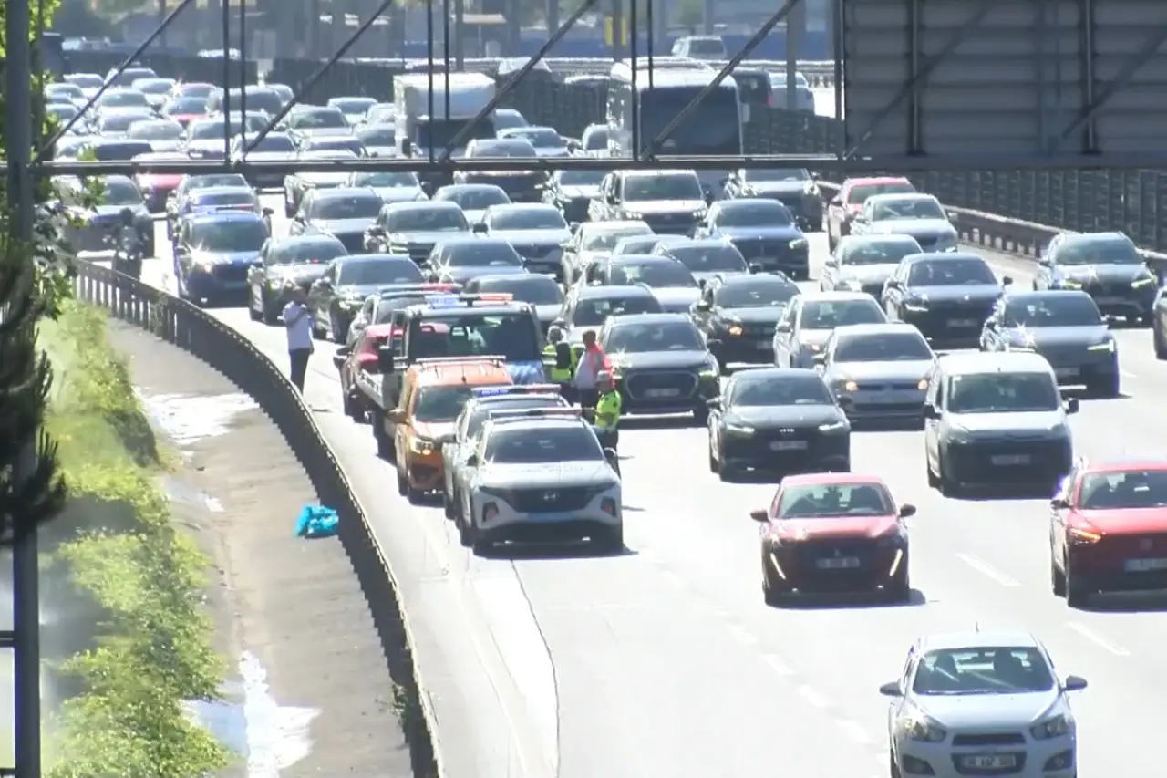 İstanbul'da haftanın ilk iş gününde trafik yoğunluğu