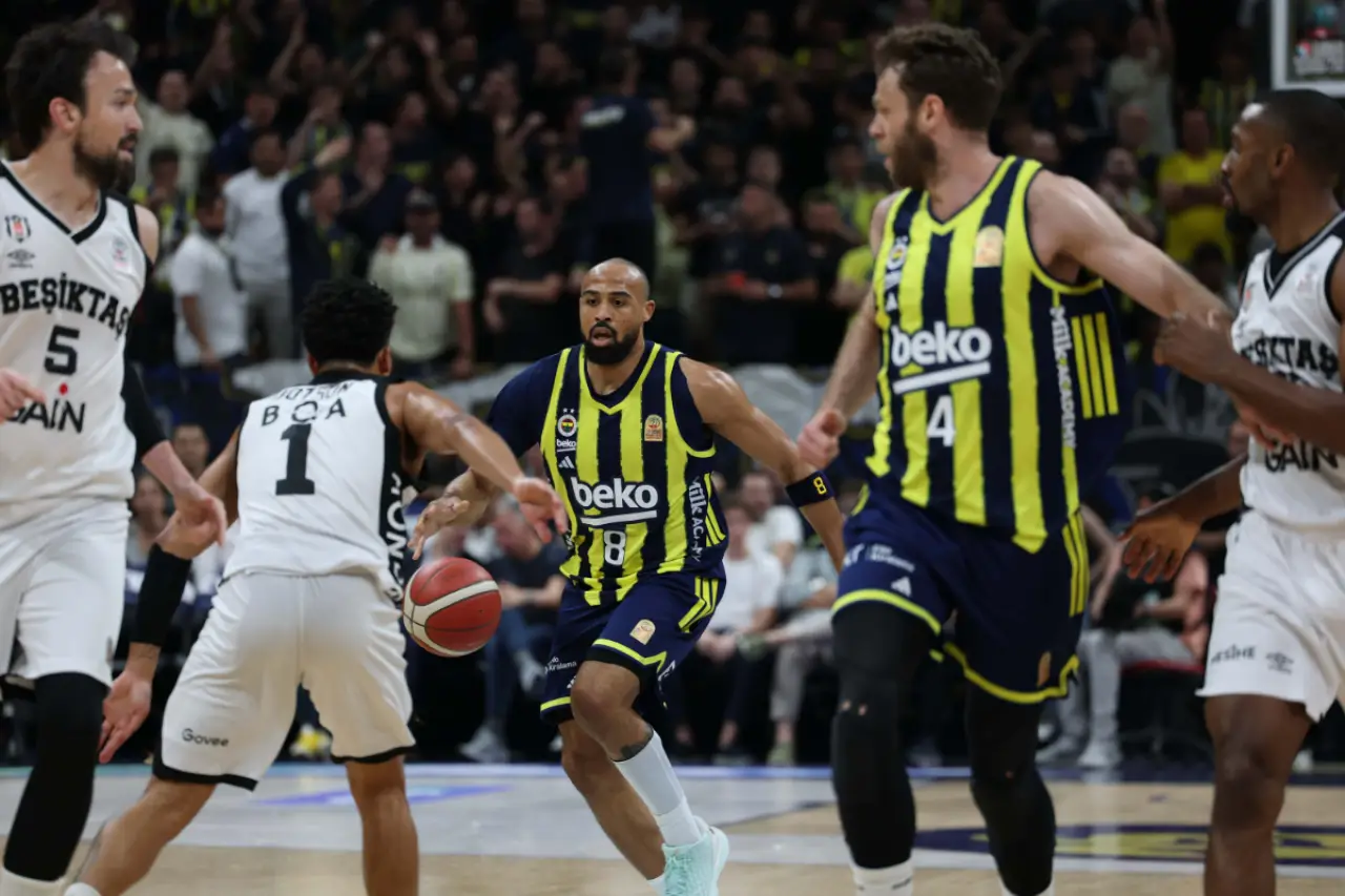 Basketbolda sezonun ilk kupası sahibini buluyor: Fenerbahçe-Beşiktaş maçı ne zaman, saat kaçta, hangi kanalda?