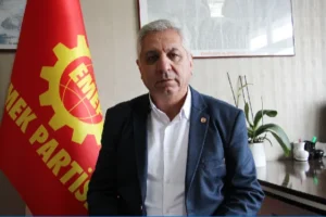 EMEP Genel Başkanı Seyit Aslan, Deniz Göktaş’ın davasını izledi: “Yargılayanları mizahla yargılayan bir savunma”