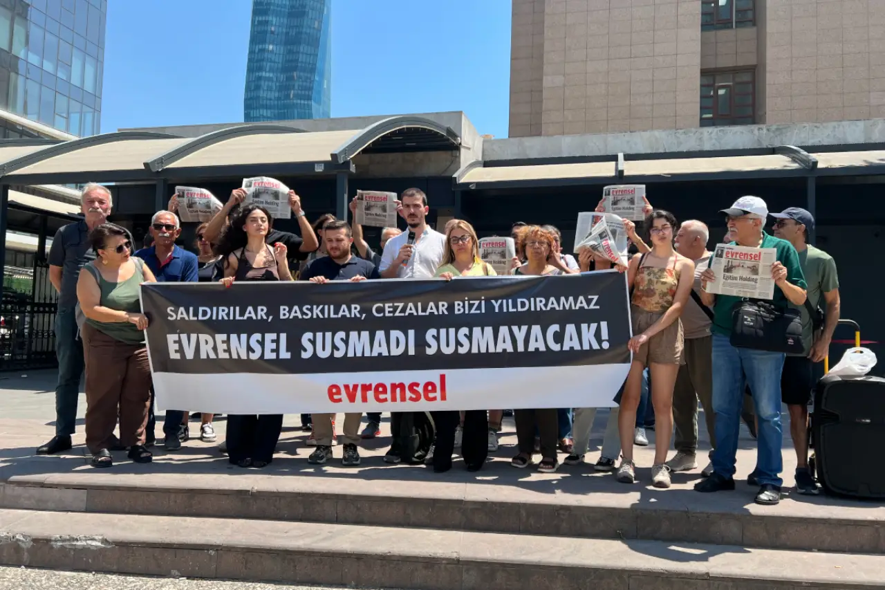 Evrensel’in İzmir bürosuna saldırı davası: Duruşma hakim yokluğu nedeniyle görülmedi