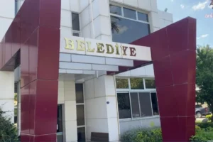 Seferihisar Belediyesi soruşturması: Makam şoförlerinden biri tutuklandı