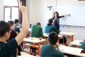 DEM Parti: Eğitim bir ayrıcalık değil, temel bir haktır