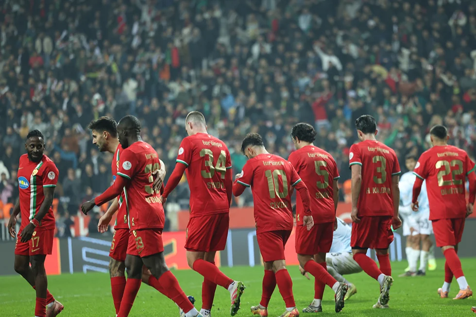 Amedspor Süper Lig'de yarın Kasımpaşa deplasmanında olacak