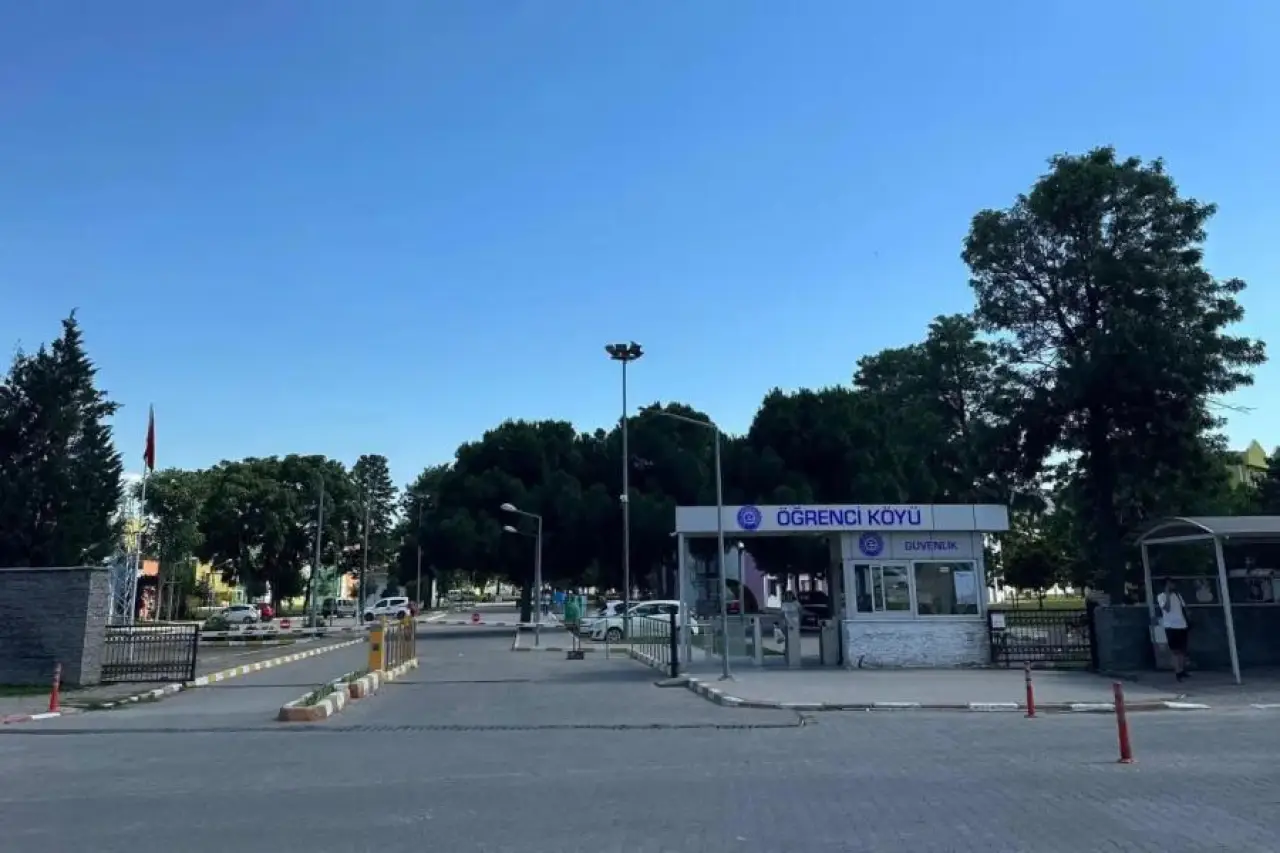 Demokratik üniversite istiyoruz, izin almadan olmaz mı?