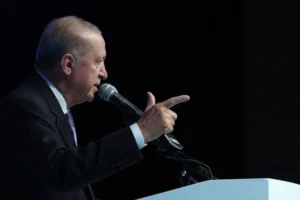 AKP'de seçim vaatleri hazırlığı netleşiyor: Masada emekli zammı, taşerona kadro ve ehliyet affı var