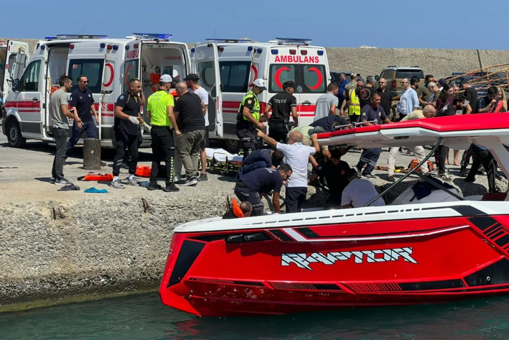 Sigorta eksperlerinin raporu: Girne’de alabora olan gemi çatlaklara rağmen sefere çıkmış