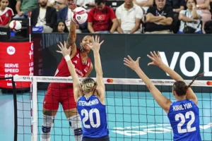 Kadınlar Avrupa Voleybol Şampiyonası: Azerbaycan'ı 3-0 yenen Türkiye çeyrek finalde