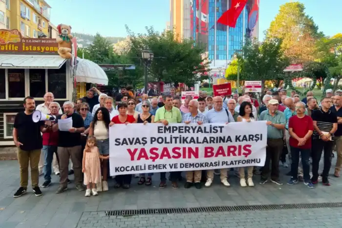 Kocaeli'de 1 Eylül Dünya Barış Günü'nde savaşlara karşı barış çağrısı