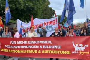 1 Eylül'de on binden fazla insan sokağa çıktı