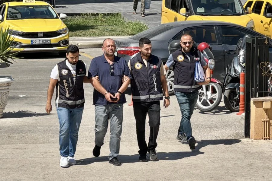 Edirne'de belediye meclis üyesi "rüşvet" iddiasıyla tutuklandı