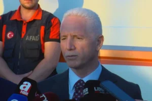 İstanbul Valisi Davut Gül'den gemi kazası açıklaması: 10 mürettebattan haber alamıyoruz