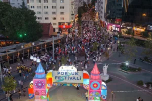 Uluslararası Eskişehir Porsuk Festivali başladı: Porsuk kıyısında sanat ve müzik buluşması
