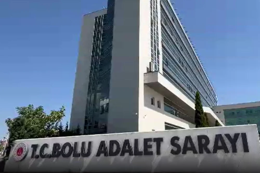 Bolu Belediyesi operasyonunda gözaltına alınan 7 kişi adliyeye sevk edildi