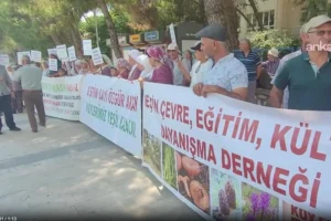 Muğla'da yapımı planlanan çimento fabrikasına karşı İdare Mahkemesi önünde nöbet başlatıldı