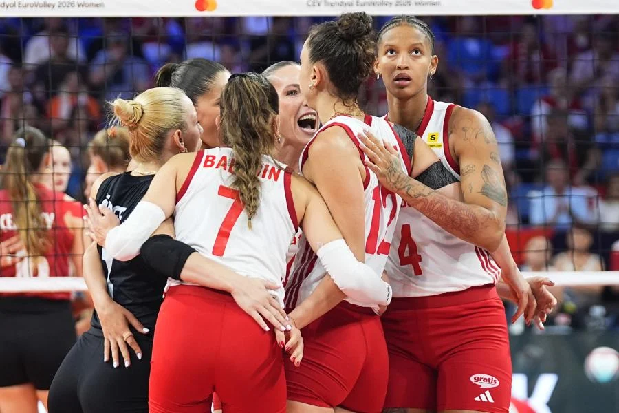Kadınlar Avrupa Voleybol Şampiyonası: Almanya'yı 3-1 yenen Türkiye yarı finale çıktı