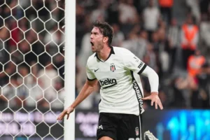 Beşiktaş'ın golcüsü Vlahovic PFDK'ya sevk edildi