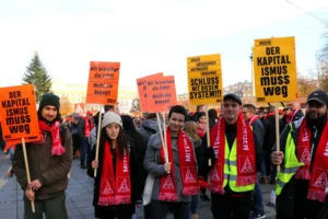 Almanya’da metal işçileri eylemlere hazırlanıyor: Genç işçiler ve çıraklar ‘savaşa değil emekçiye bütçe’ diyor