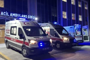 Bartın'da fındık işçilerini taşıyan tarım aracının devrildiği; 8 işçi yaralandı
