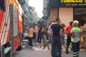 Bakırköy’de otel yangını: Otelde kalanlar tahliye edildi