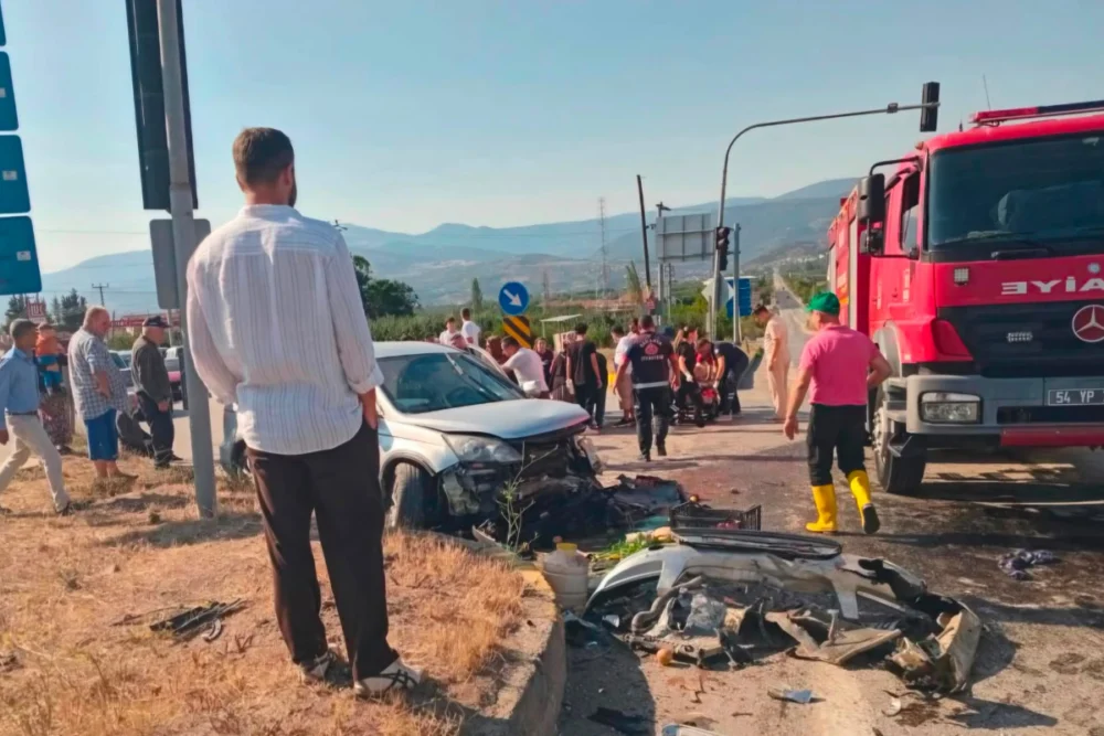 Sakarya'da trafik kazası: 6 kişi yaralandı