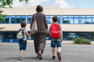 Okullar açılıyor, uyum haftası başlıyor, ailelerinin bütçesi yetmiyor