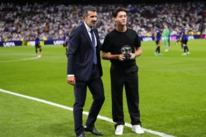 Arda Güler'e Şampiyonlar Ligi'nde büyük ödül: Luis Figo'nun elinden aldı