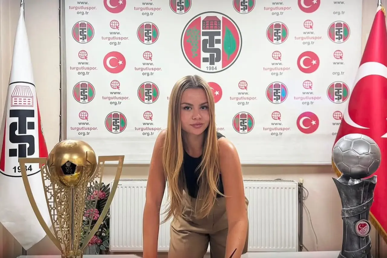 Turgutluspor'da yeni teknik direktör Zeynep Mestan: 22 yaşında göreve başladı