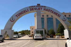 Yüksek gerilim hattından düşen işçi ağır yaralandı
