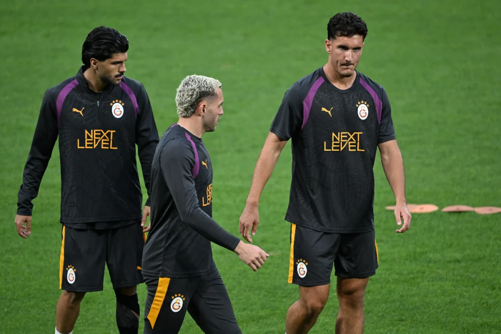 Sporting Lizbon - Galatasaray maçında ilk 11'ler belli oldu: Okan Buruk'un dikkat çeken stoper ve santrfor tercihi