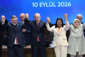 Kulislerde 3 milletvekili AKP'ye geçecek iddiası