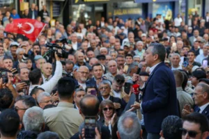 Özel, 'Yumuşak muhalefetinizden rahatsızım' diyen yurttaşa yanıt verdi