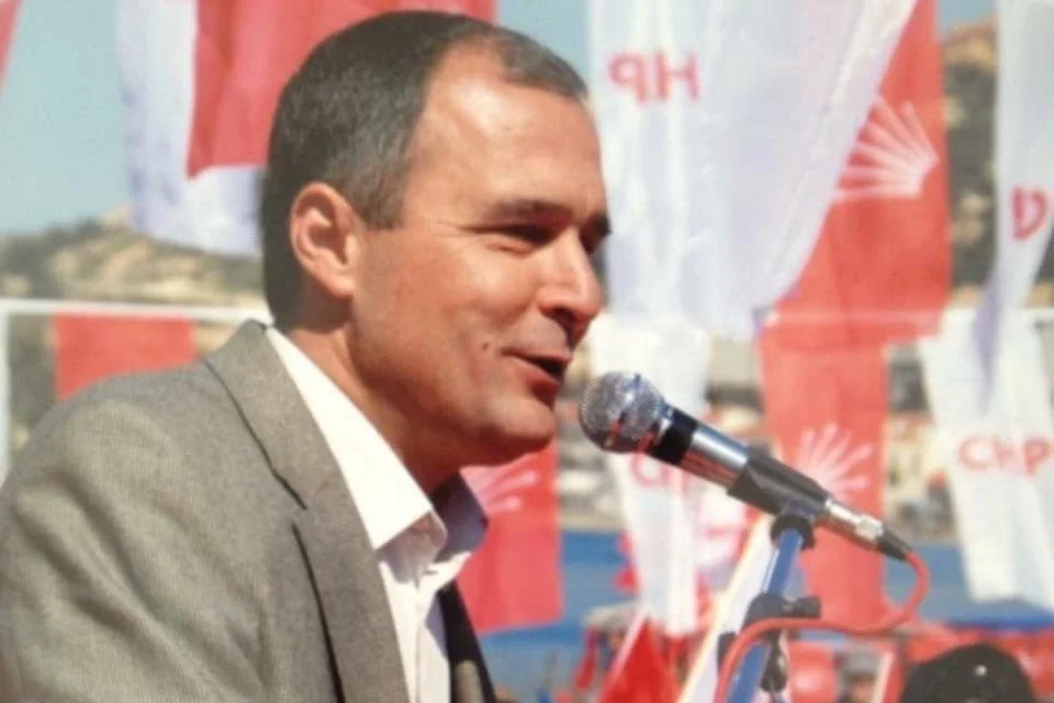 AKP'ye geçen Foça Belediye Başkanı'na ağabeyinden tepki: Dönen dönsün ben dönmem yolumdan