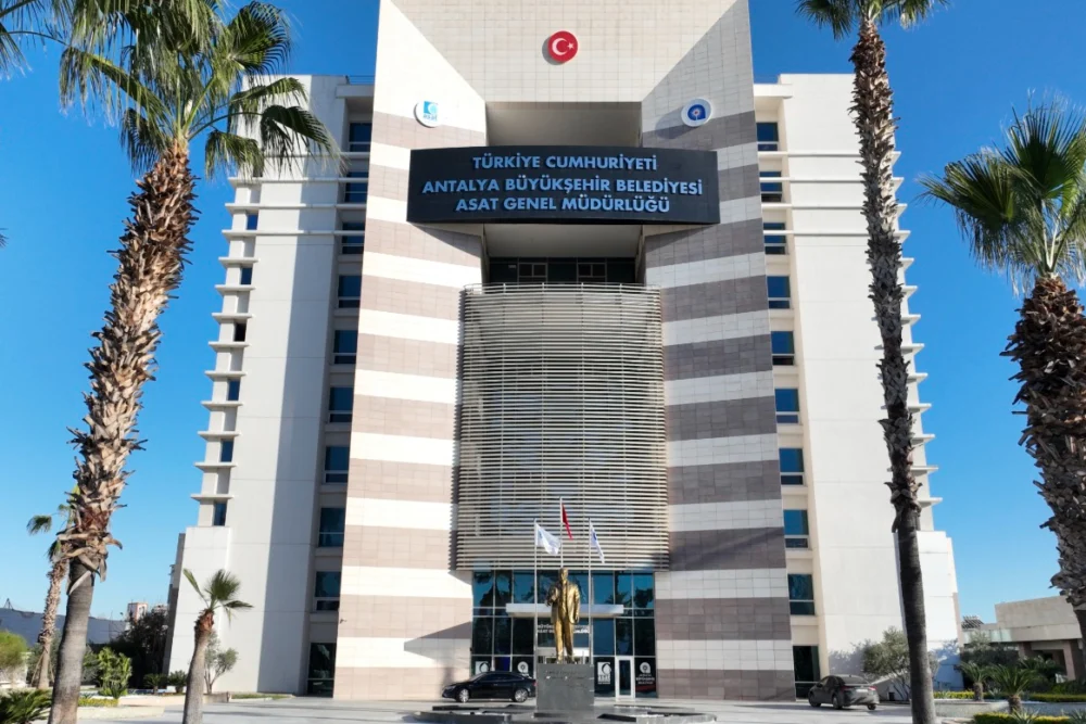 Antalya'da denizdeki renk değişiminin nedeni belirlendi