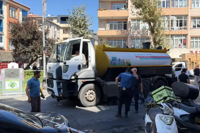 Küçükçekmece'de su tankerinin çarptığı kadın hayatını kaybetti