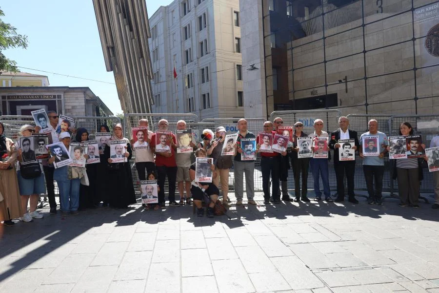 Cumartesi Anneleri’nin 1120'inci hafta eylemi: Kenan Bilgin’i ve 12 Eylül işkencehanelerinde kaybedilenleri unutmadık