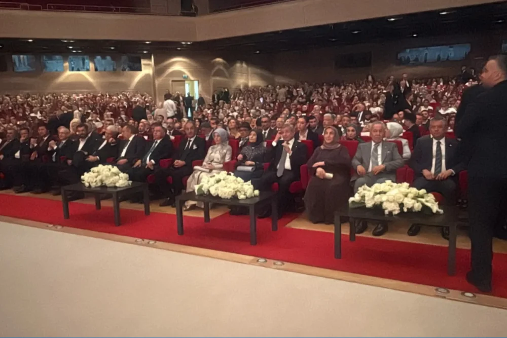 Erdoğan da davet edilmişti: Davutoğlu'nun oğlunun nikah törenine kimler katıldı?