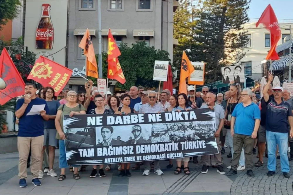 Antalya Emek ve Demokrasi Güçleri'nden 12 Eylül açıklaması: 'Tek adam rejimi cuntanın mirasını sürdürüyor'