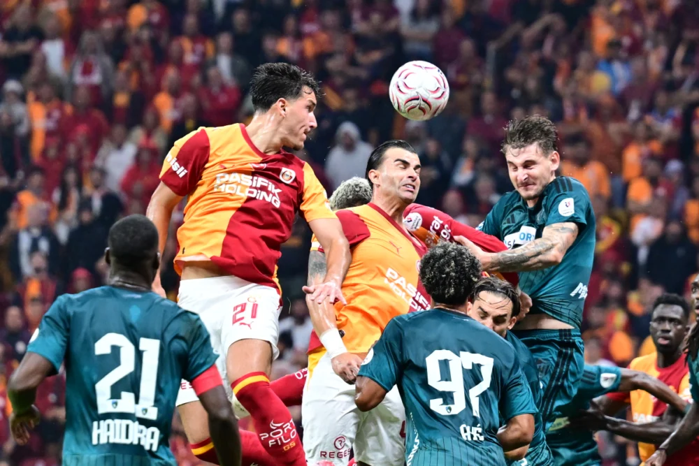 Galatasaray-Kocaelispor maçında direk ve VAR engeli: İlk yarı 0-0